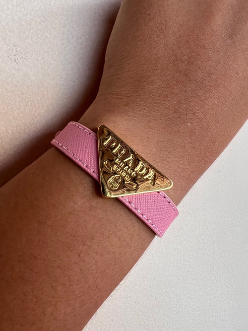 Brazalete Prada Cuerito Rosa Logo Grande Gold
