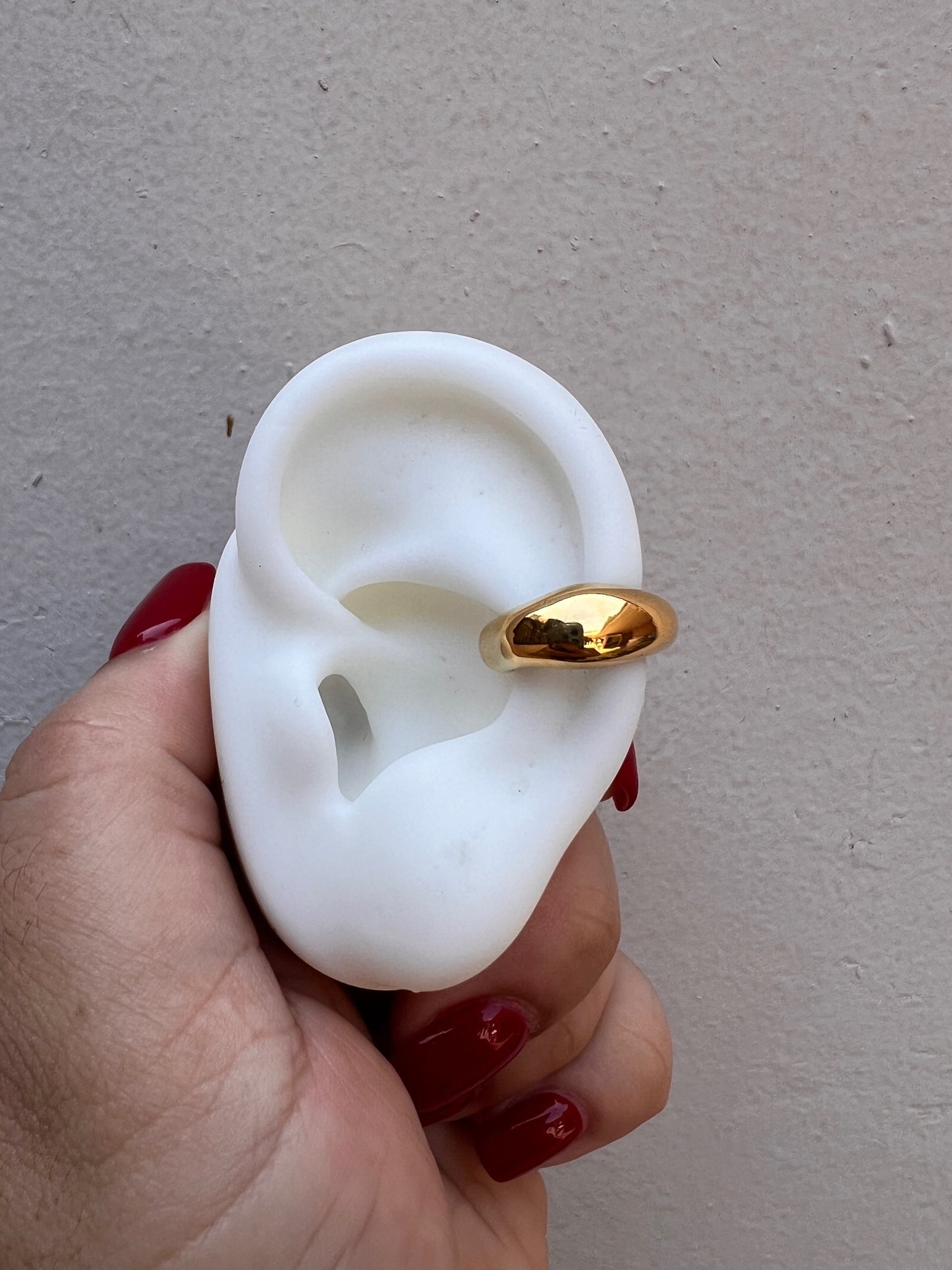 Ear cuff desnivel gold