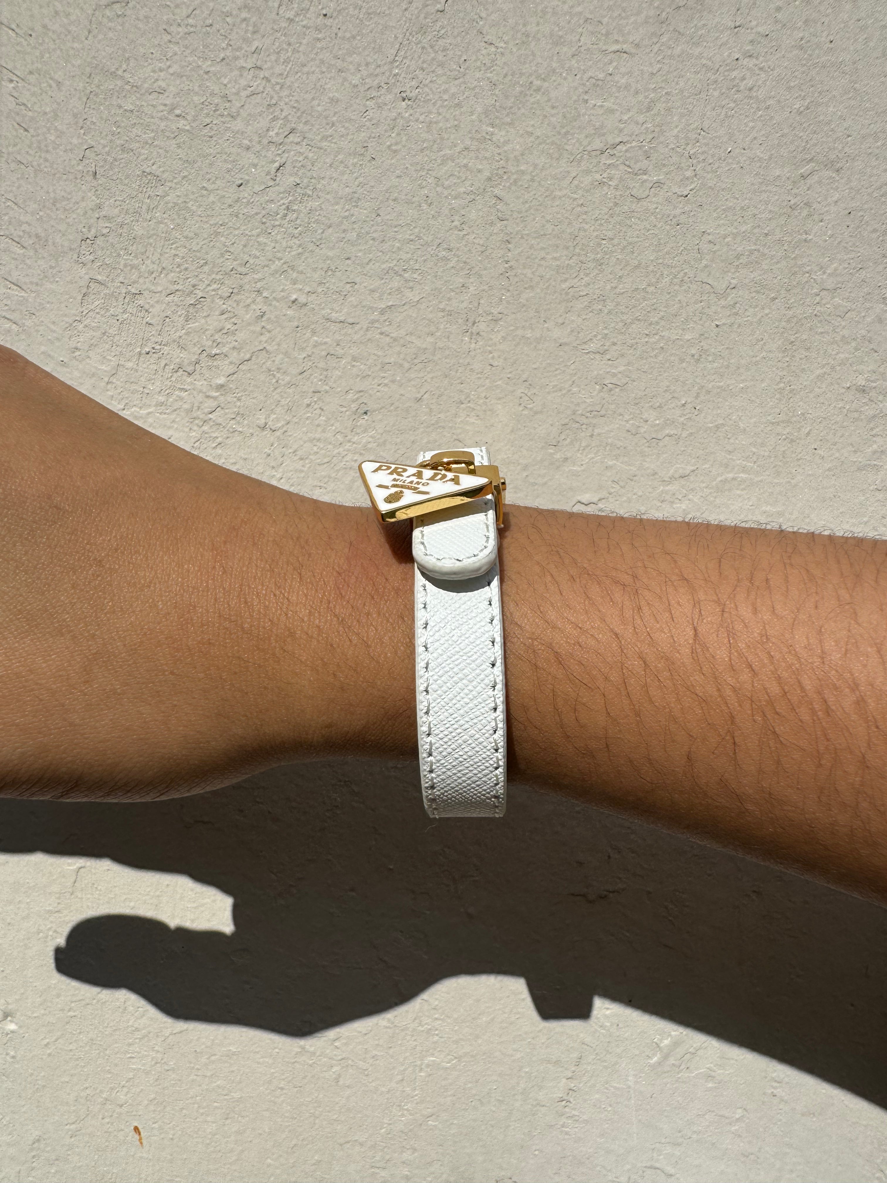 Brazalete Cuerito Prada Blanco/Gold