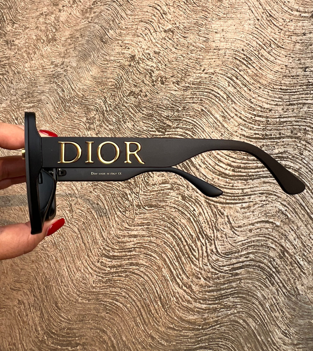 Lentes DIOR cuadrados negro letras gold mate