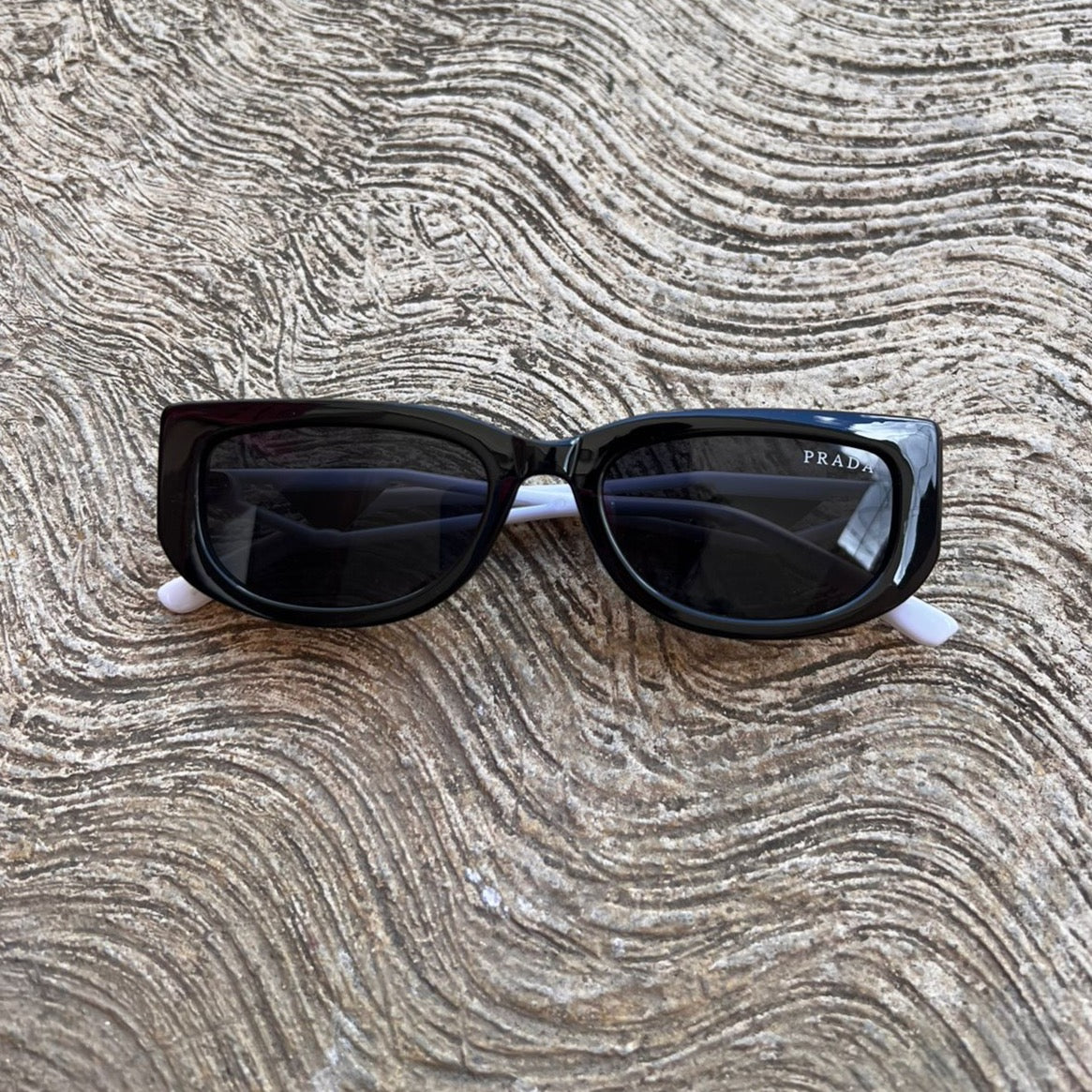 Lentes Black and White Prada