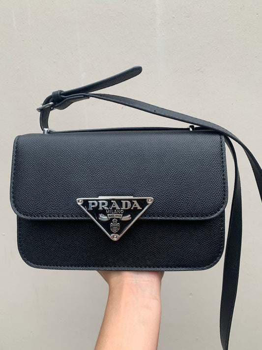 Cartera Prada Black & Silver