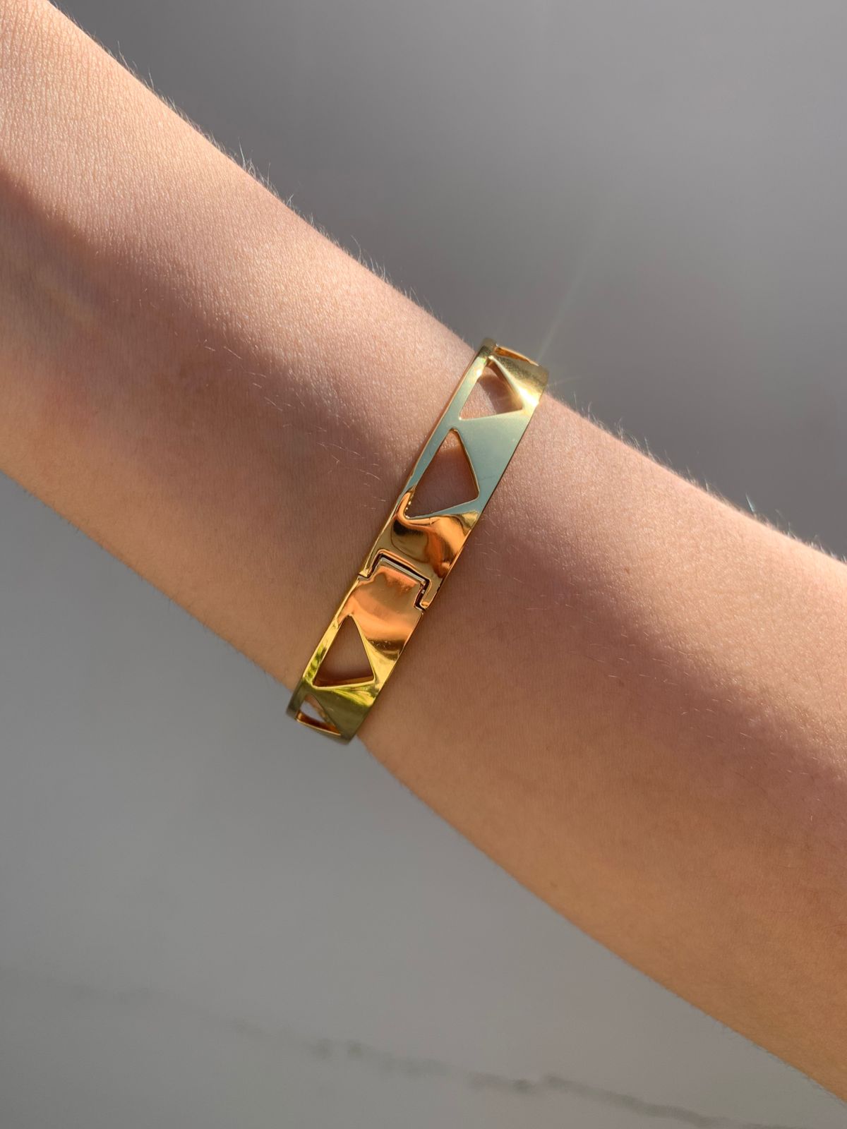 Bangle Prada Gold Triangulos