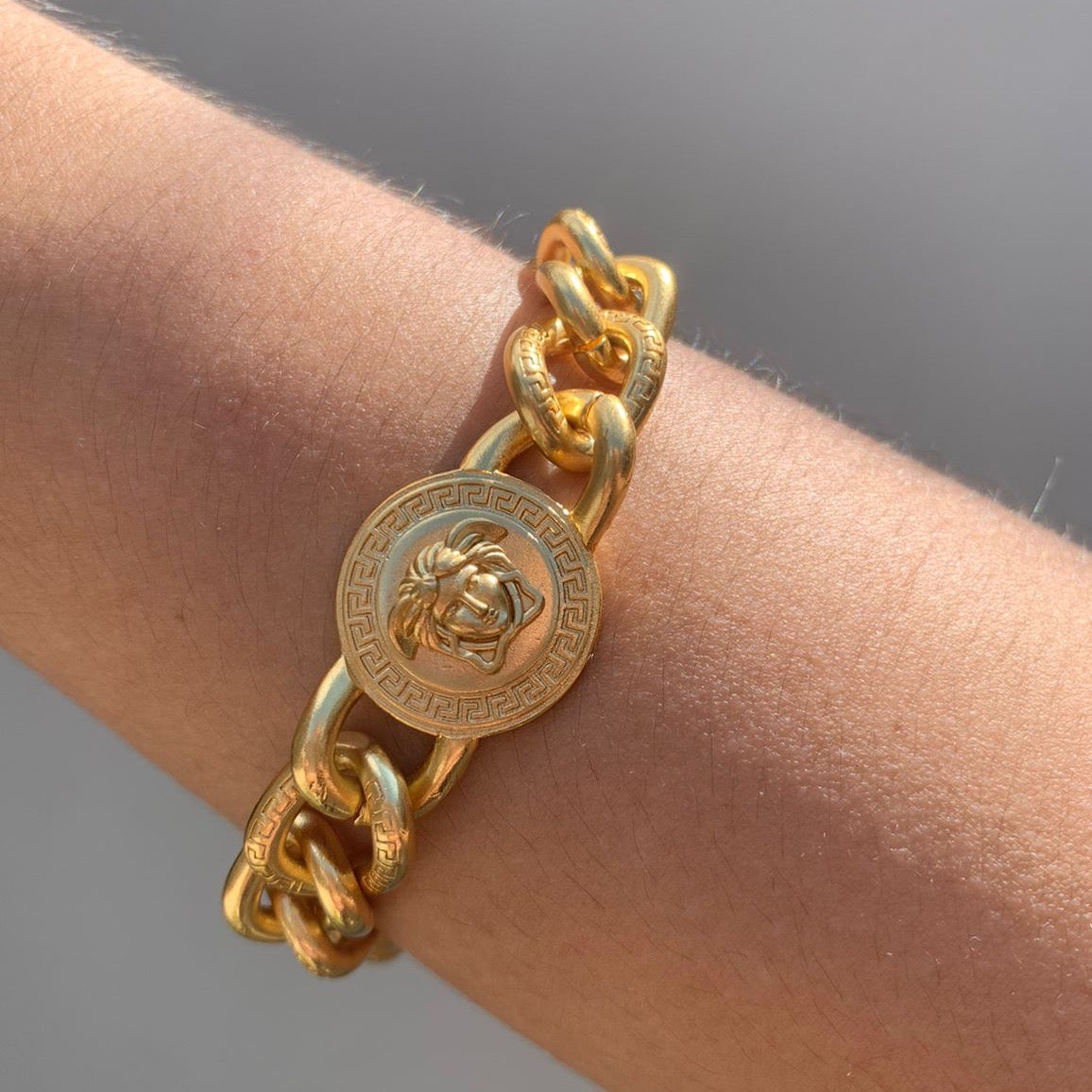 Brazalete Medusa Gold