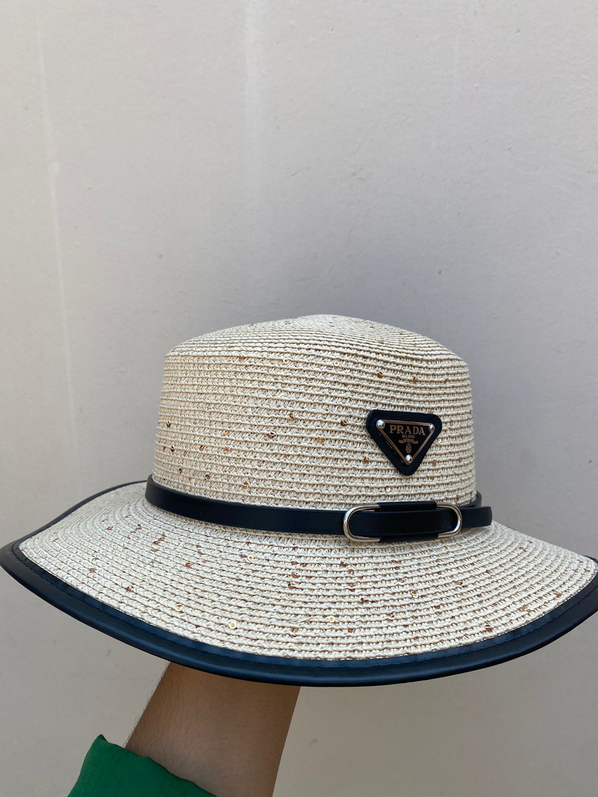 Hat Prada Beige con Brillos