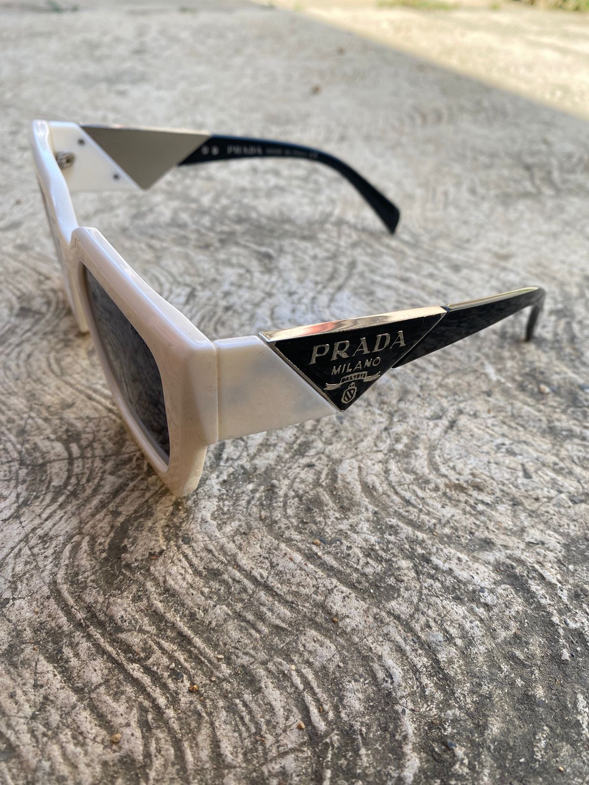 Lentes Prada Blanco XL y Detalle Negro
