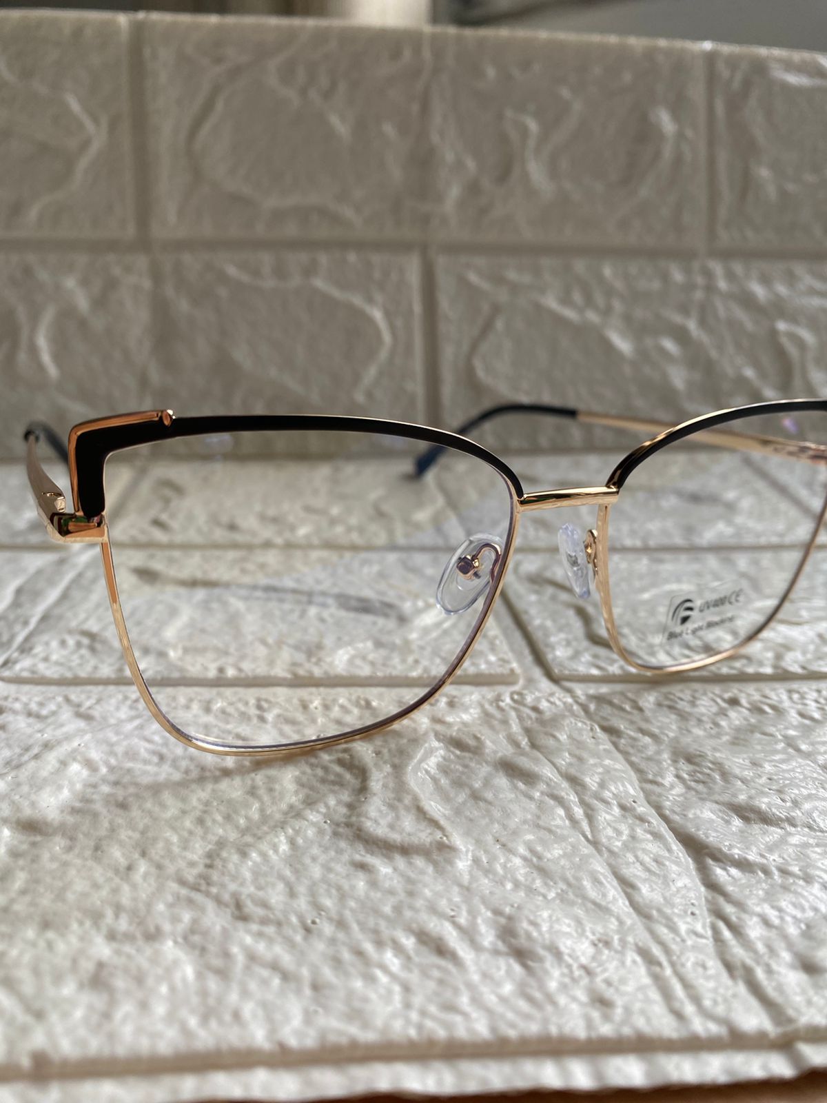 Lentes Cat Eye Gold Esquinas Cuadradas Negras