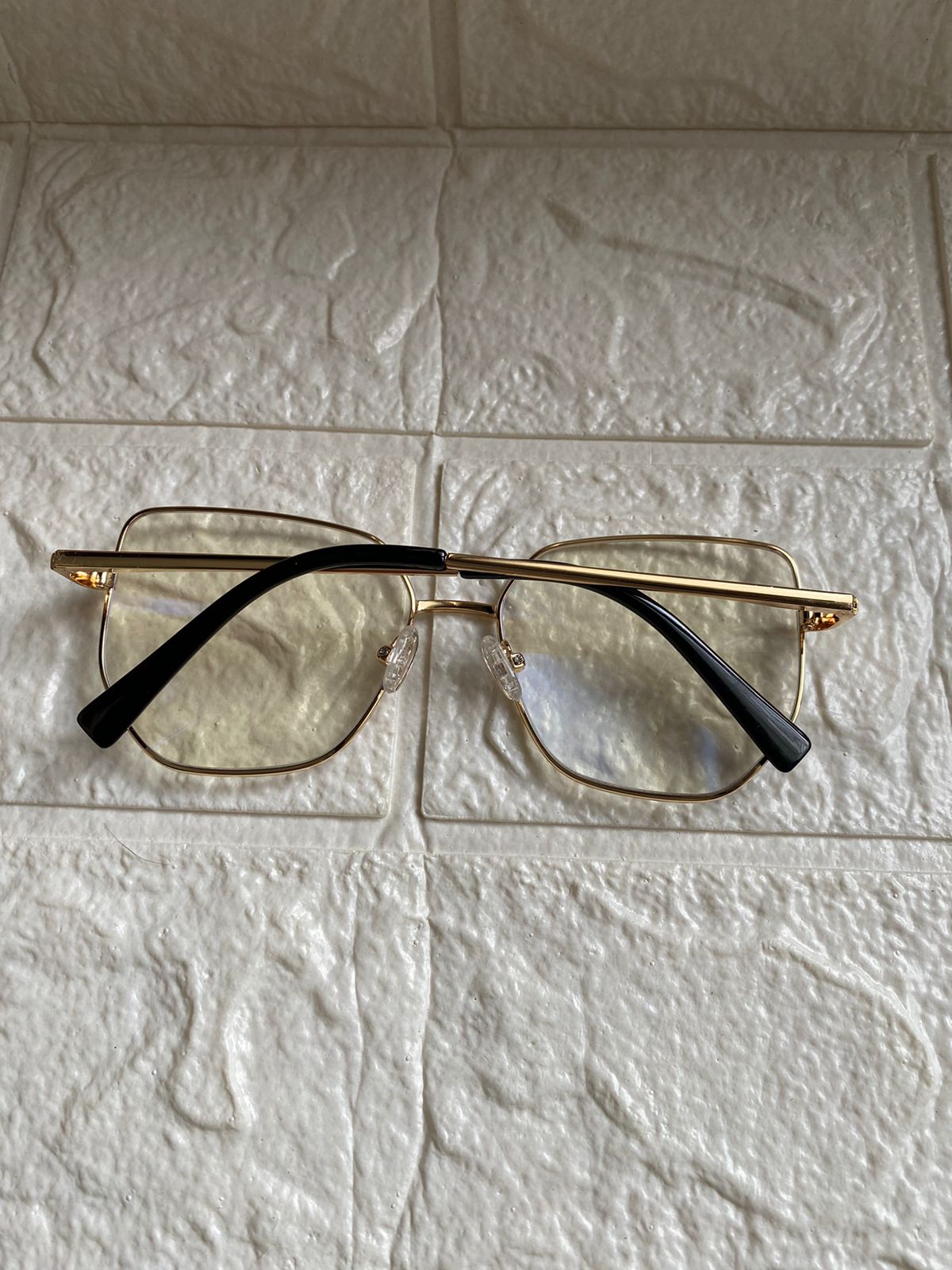 Lentes Semihexagonales Metal Gold/Negro