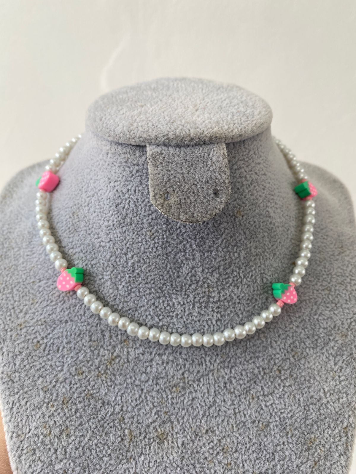 Chocker Perlas y Fresas