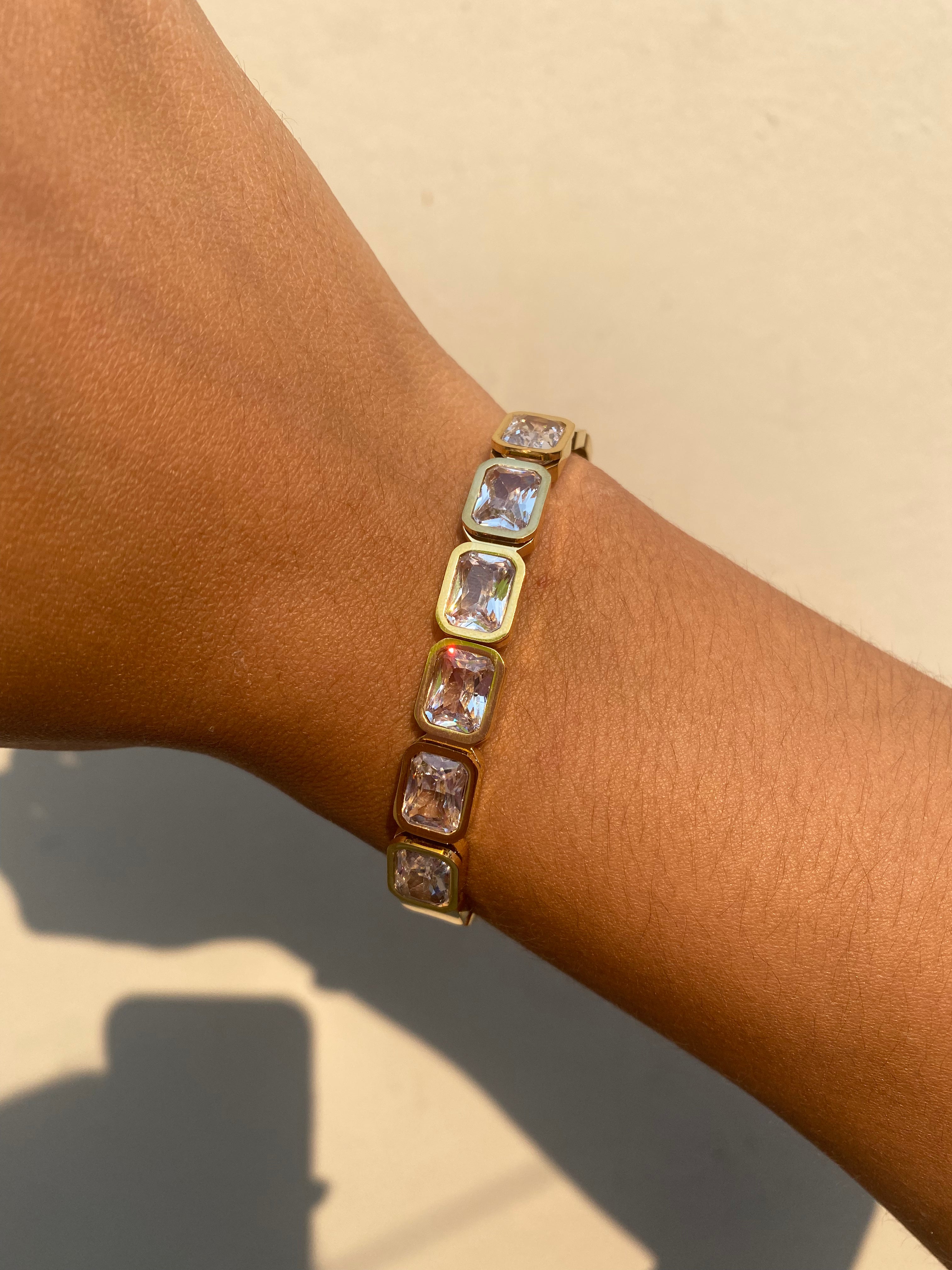 Bangle 6 Zircons