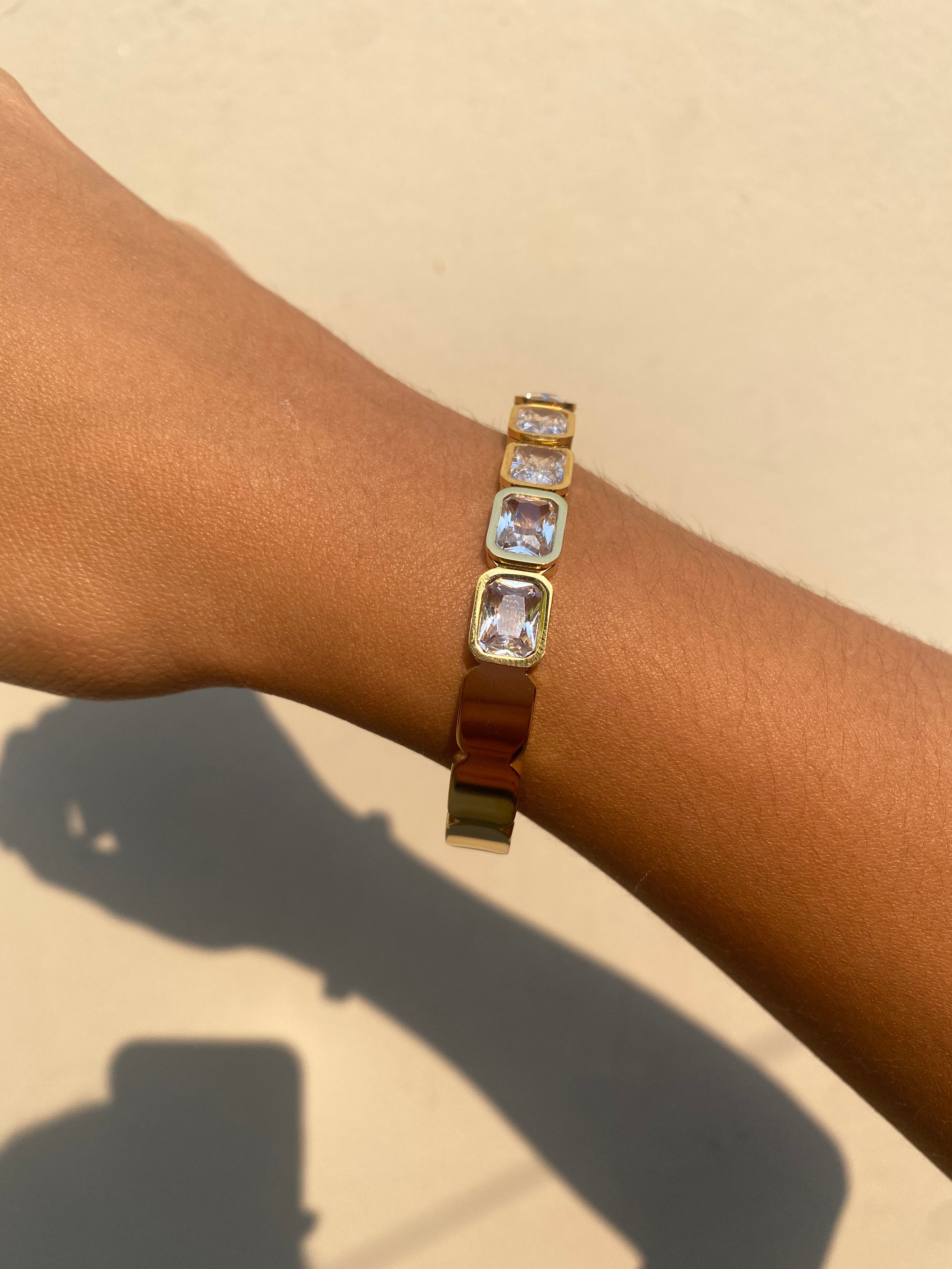 Bangle 6 Zircons