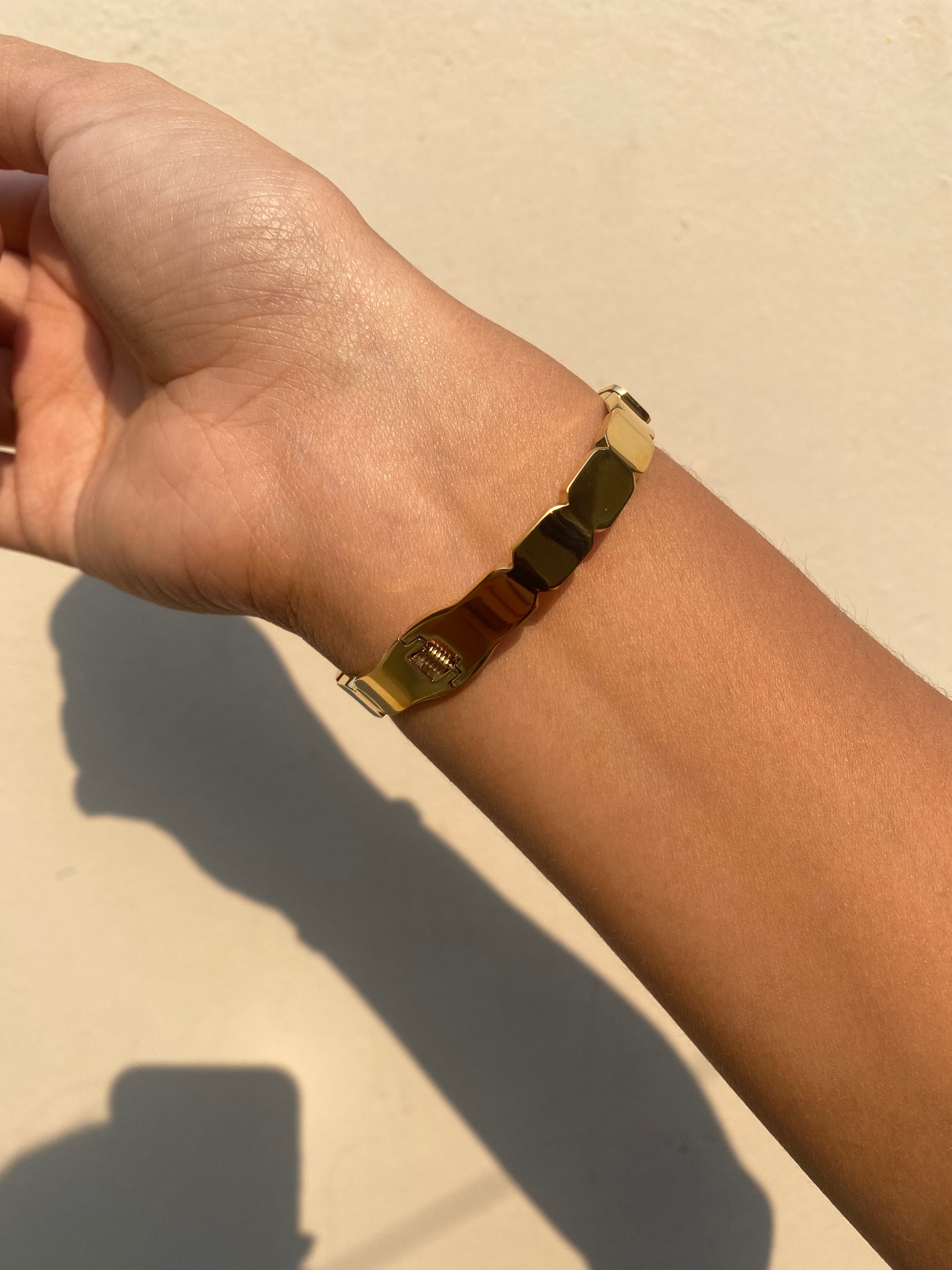 Bangle 6 Zircons