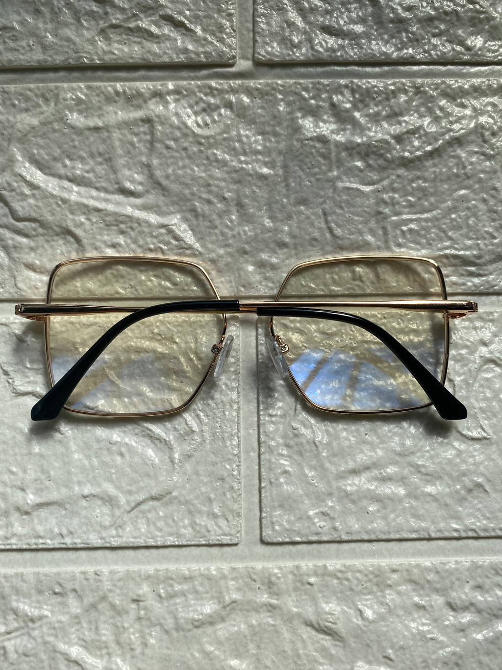 Lentes Cuadrados Gold con Frame Negro