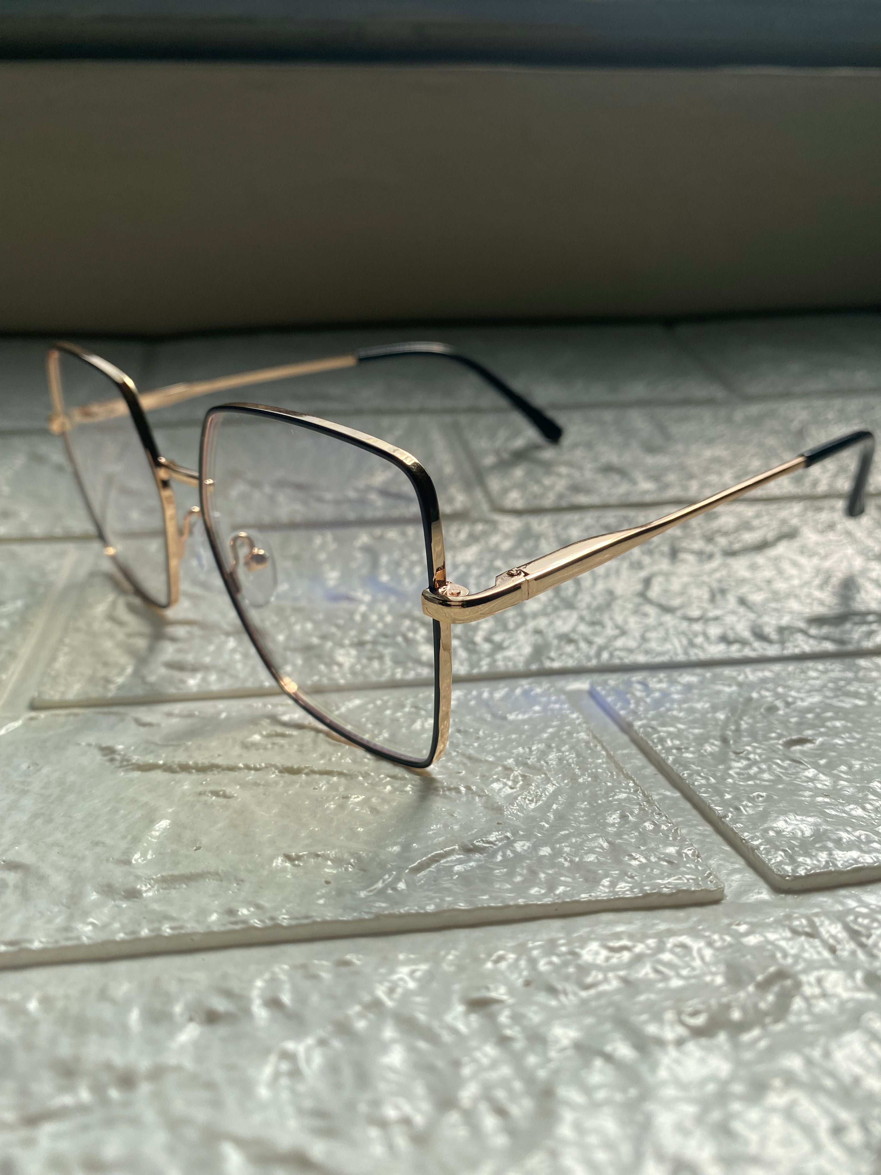 Lentes Cuadrados Gold con Frame Negro