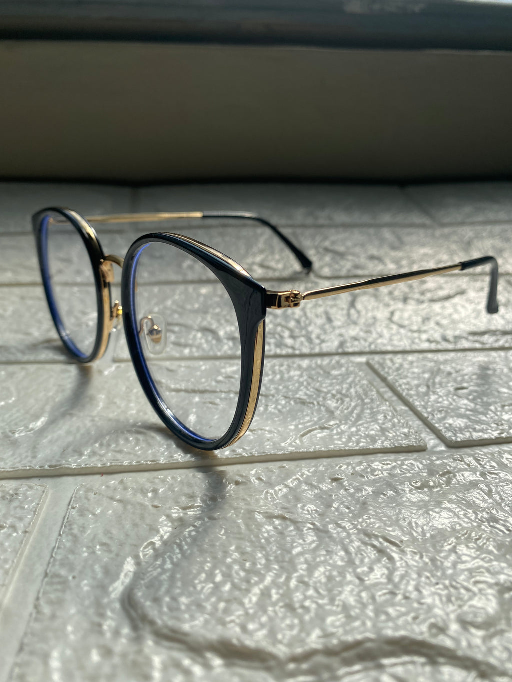 Lentes Clasicos Negro y Gold XL