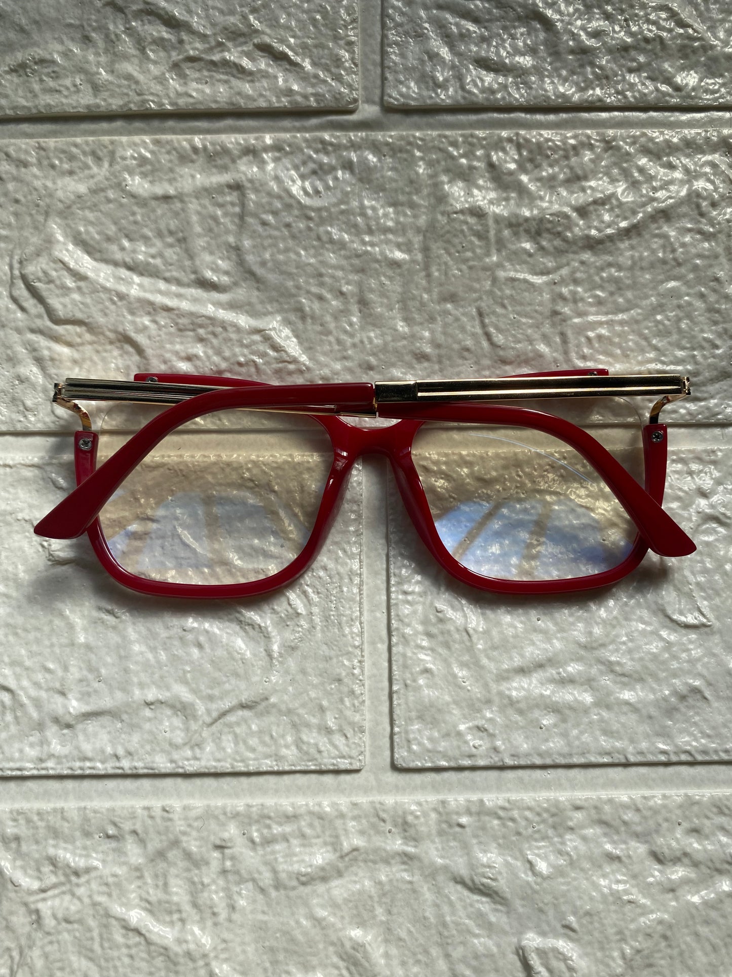 Lentes Rojos con Esquinas Gold