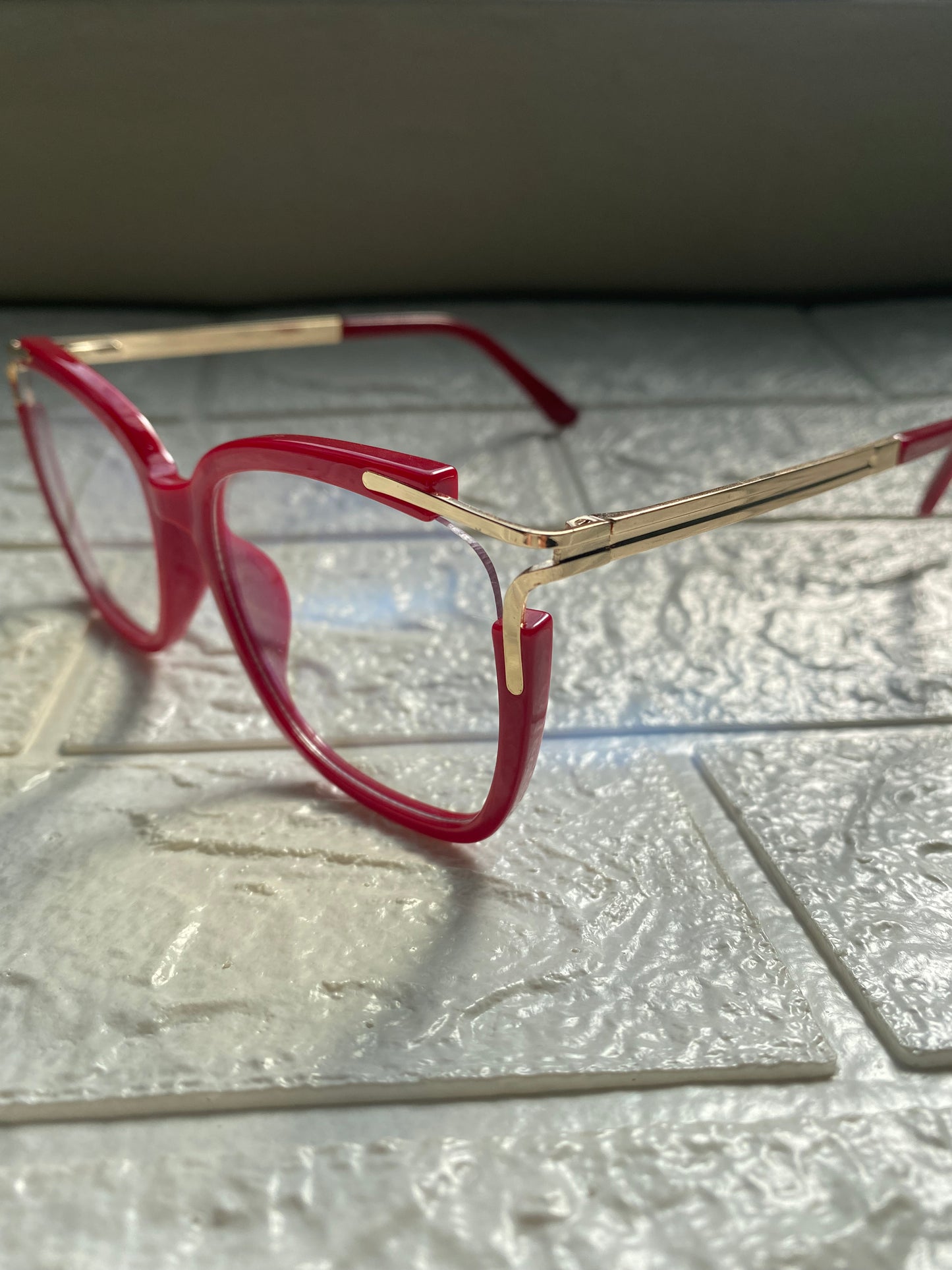 Lentes Rojos con Esquinas Gold
