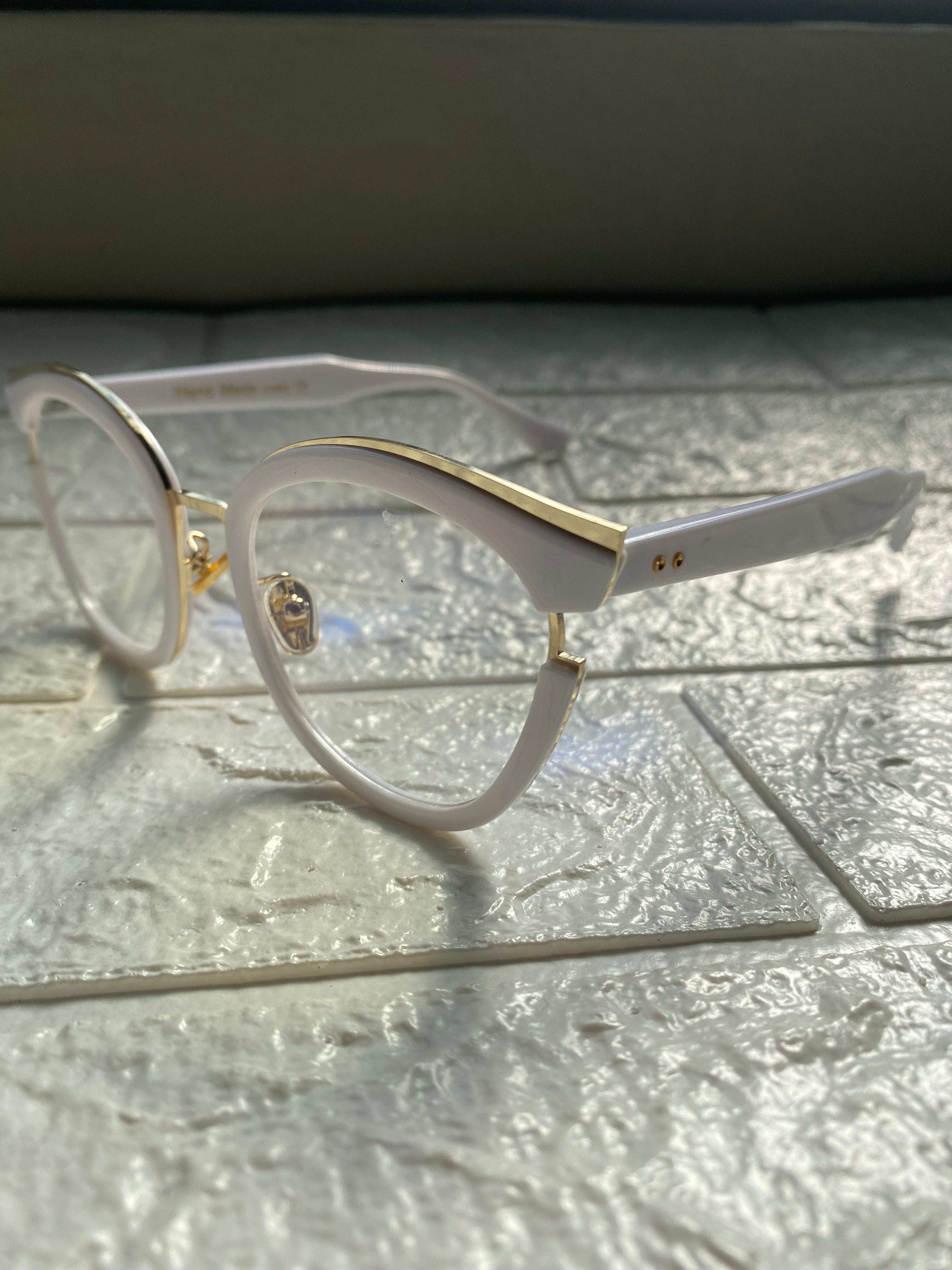 Lentes Blancos con Detalles Gold