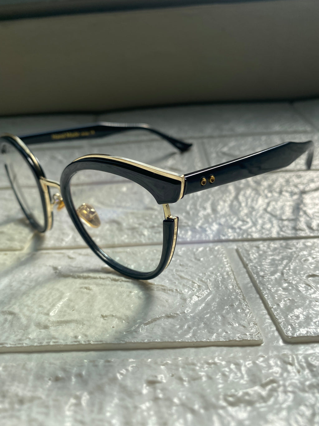Lentes Semiredondo Negro y Gold