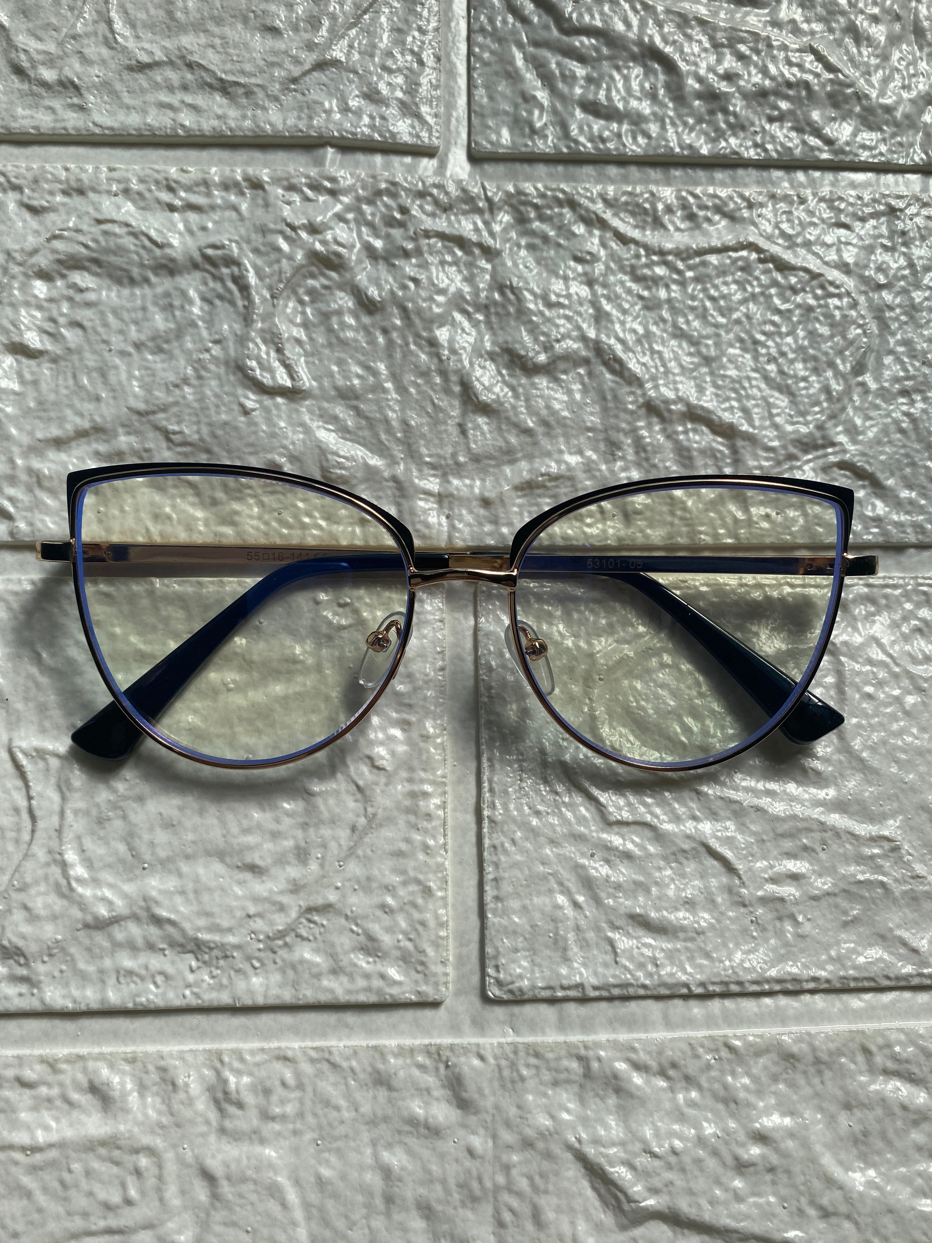 Lentes Cat Eye Gold con Mini Triangulos Negros