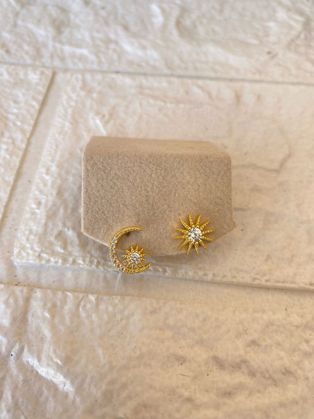 Studs Sol y Luna